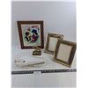 Image 1 : Picture Frames, Giraffe Ornament, Power Bar