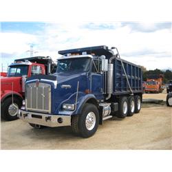 2005 T800 TRI-AXLE DUMP
