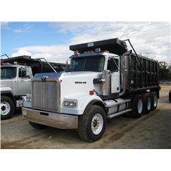 2000 WESTERN STAR 4964F TRI-AXLE DUMP