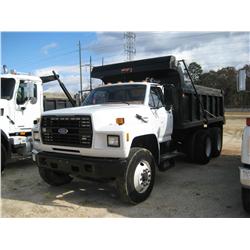 1992 FORD F900 T/A DUMP