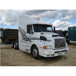 2000 VOLVO T/A TRUCK TRACTOR