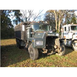 1983 MACK TANDEM AXLE DUMP