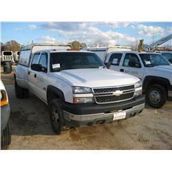 2005 CHEVROLET 3500 4X4 S/A DUALLY PICKUP