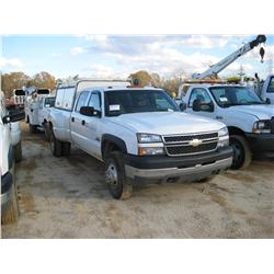 2005 CHEVROELT 3500 4X4 DUALLY PICKUP