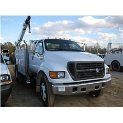 2001 FORD F750 EXTENDED CAB SERVICE TRUCK