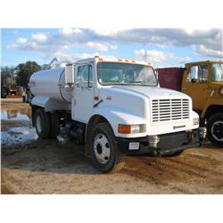 1999 INTERNATIONAL 4700 S/A WATER TRUCK