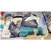 Image 2 : 2 MOBILE UNDER THE BED STORAGE BINS WITH LIDS, MATTRESS PROTECTORS & MORE