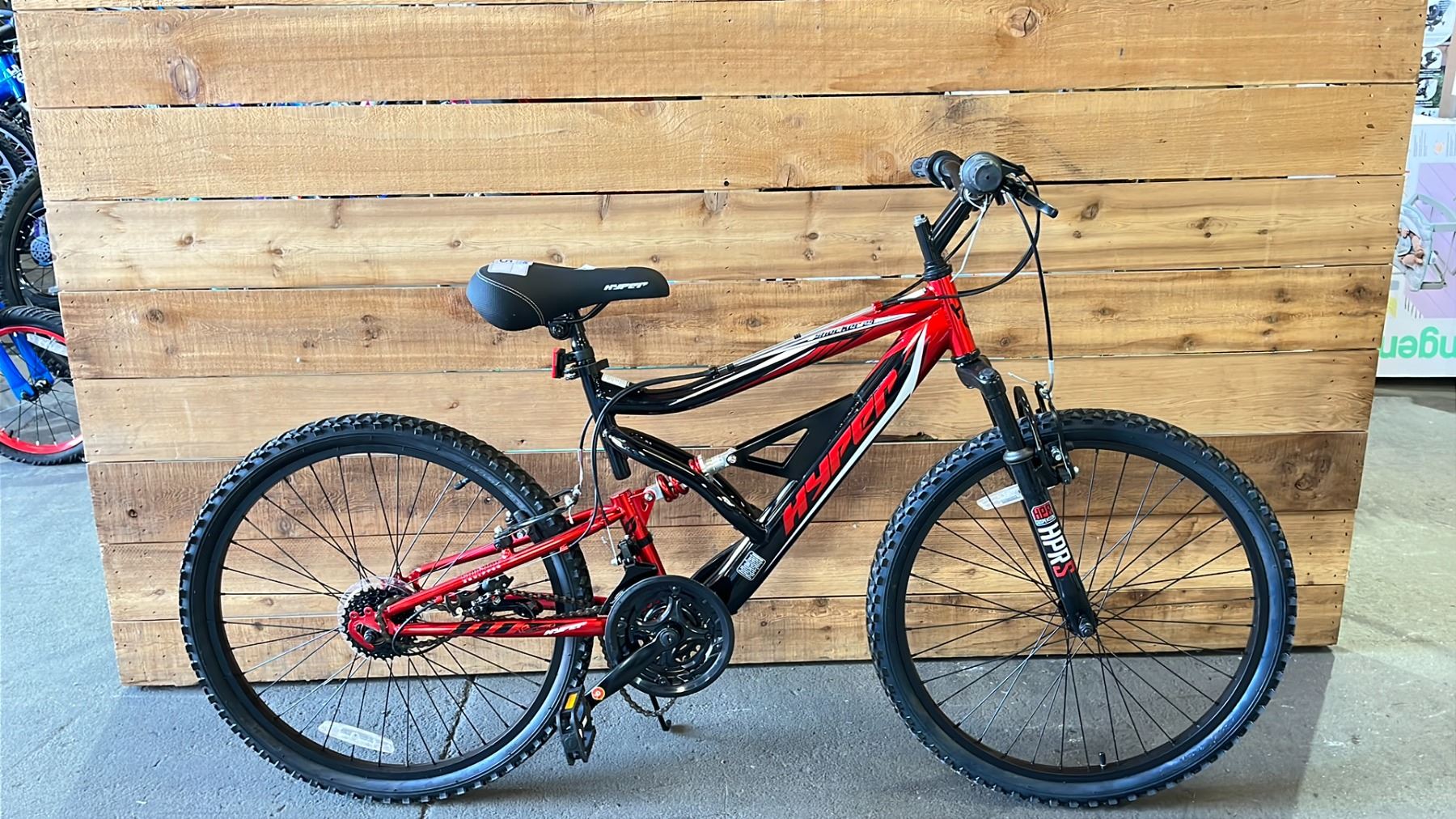 HYPER SHOCKER 24 18 SPEED BIKE - Able Auctions