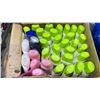 Image 2 : 2 BOXES OF ASSORTED SHAMPOO, CONDITIONER, FOAM BATH & BODY LOTION