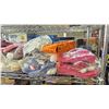 Image 2 : SHELF OF ASSORTED STYLES/SIZES OF WOMENS SANDALS, FLIP FLOPS & SLIPPERS