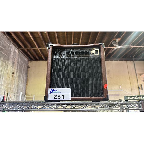 URBAN 15 WATT GUITAR AMPLIFIER