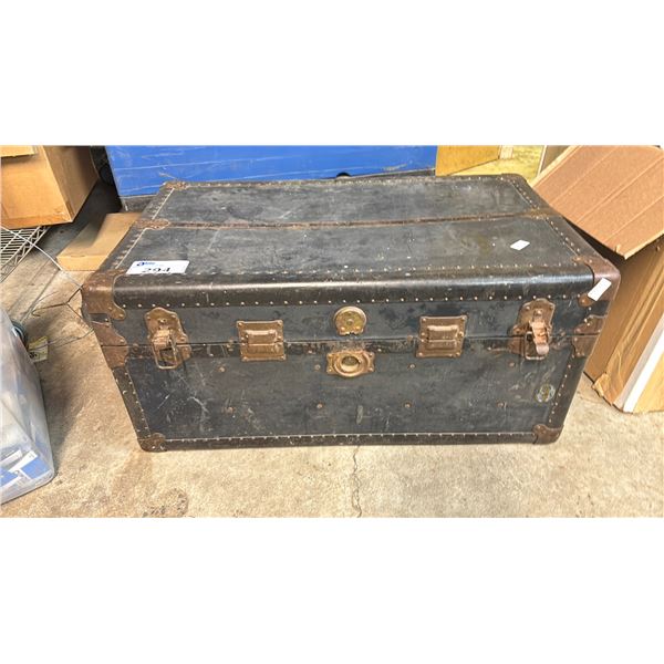 LARGE RUSTIC STORAGE TRUNK