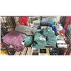 Image 1 : SHELF OF ASSORTED TOWELS, KITCHEN TOWELS & BEANBAG COVER
