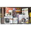 Image 1 : SHELF OF ASSORTED ITEMS INCLUDING; BEAUTIFUL PROGRAMMABLE COFFEE MAKER, HAMILTON BEACH BREAD MAKER,