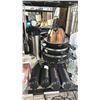 Image 4 : SHELF OF ASSORTED ITEMS INCLUDING; TOILET SEATS, TOILET BRUSH HOLDER, CLEAR STORAGE DRAWER & MORE