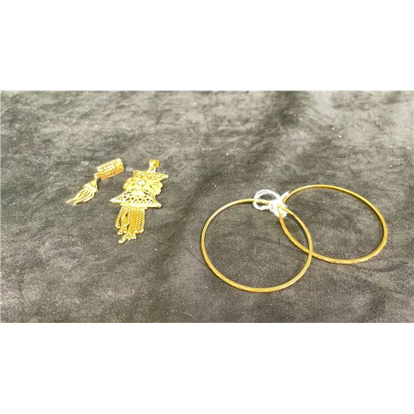GOLD PLATED PENDANT & GOLD PLATED BANGLES
