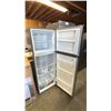 Image 2 : HISENSE RT12A2CSE 24" STAINLESS STEEL 11.5" CU. FT TOP FREEZER REFRIGERATOR