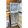 Image 3 : HISENSE RT12A2CSE 24" STAINLESS STEEL 11.5" CU. FT TOP FREEZER REFRIGERATOR