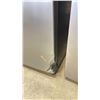 Image 5 : HISENSE HRT044VE STAINLESS STEEL LOOK 19"W TOP FREEZER 4.4 CU. FT REFRIGERATOR
