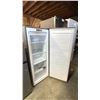 Image 2 : HISENSE FV06C7ASE 6.0 CU. FT 21.5"W STAINLESS STEEL LOOK CONVERTIBLE UPRIGHT FRIDGE OR FREEZER