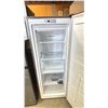 Image 3 : HISENSE FV06C7ASE 6.0 CU. FT 21.5"W STAINLESS STEEL LOOK CONVERTIBLE UPRIGHT FRIDGE OR FREEZER
