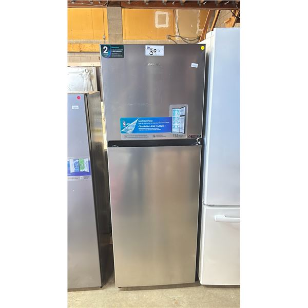 HISENSE RT12A2CSE 24" STAINLESS STEEL 11.5" CU. FT TOP FREEZER REFRIGERATOR