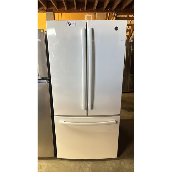 GENERAL ELECTRIC GWE19JGLTFFW 33" FRENCH DOOR 16.6 CU. FT. BOTTOM FREEZER REFRIGERATOR