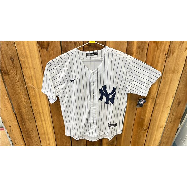 AUTOGRAPHED NIKE NEW YORK YANKEES AARON JUDGE JERSEY SIZE L