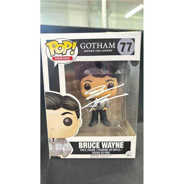 FUNKO POP! HEROES GOTHAM BEFORE THE LEGEND #77 BRUCE WAYNE AUTOGRAPHED BY BEN AFFLECK