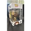 Image 2 : FUNKO POP! HEROES JUSTICE LEAGUE #205 AQUAMAN AUTOGRAPHED BY JASON MOMOA
