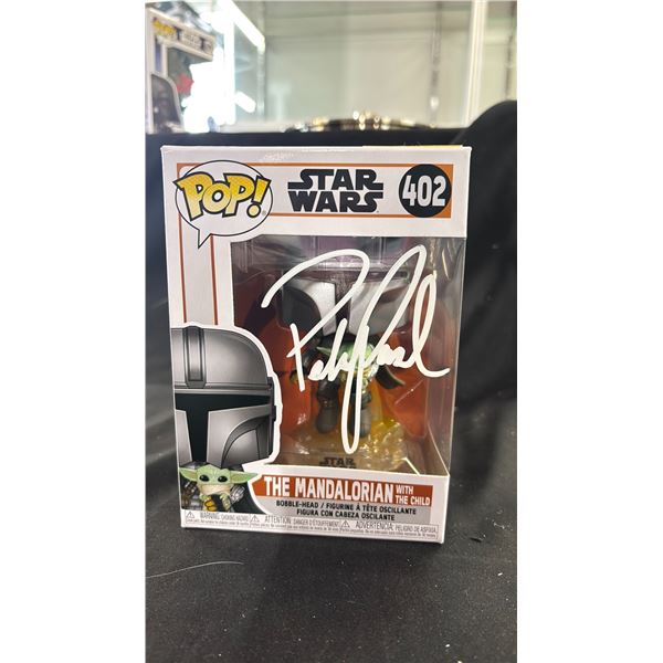 FUNKO POP! STAR WARS #402 THE MANDALORIAN WITH THE CHILD AUTOGRAPHED BY PEDRO PASCAL