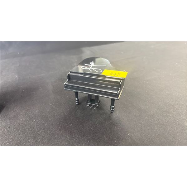 MINI PIANO AUTOGRAPHED BY JAMIE FOXX AS RAY CHARLES IN RAY