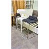 Image 1 : 3 ASSORTED BARSTOOLS