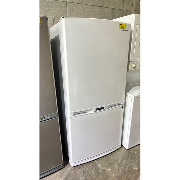 SAMSUNG WHITE RB193KASW BOTTOM FREEZER 32"W REFRIGERATOR