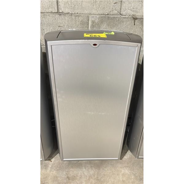 INSIGNIA AIR CONDITIONER **AIR CONDITIONER ONLY/WORKING CONDITION UNKNOWN**