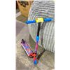 Image 1 : HUFFY SPIDER-MAN KIDS LIGHT-UP SCOOTER