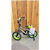 Image 2 : HUFFY ROCK IT 12 KIDS BIKE WITH 1 TRAINING WHEEL