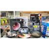 Image 2 : 2 FANS, FLOOR LAMP, BIRD BATH, ASSORTED PANS, SNOW CONE MAKER, DART BOARD, COFFEE MUGS, GEAR