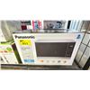 Image 1 : PANASONIC STAINLESS STEEL MICROWAVE 1.3 CU. FT.