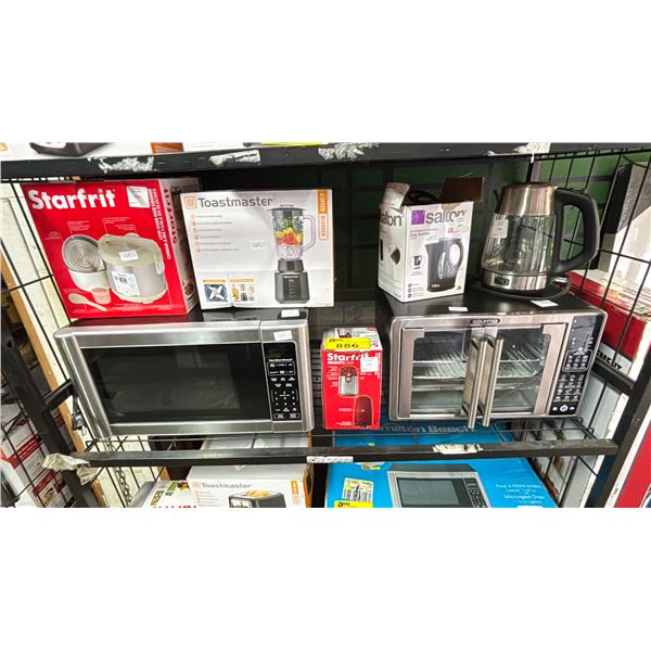 SHELF OF ASSORTED ITEMS INCLUDING; MICROWAVE OVEN, GOURMIA AIR FRYER OVEN, LOW-CARB RICE COOKER &
