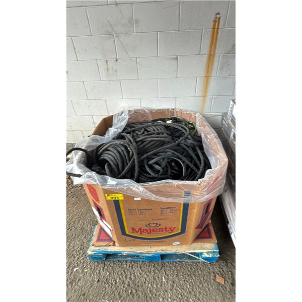 GAYLORD OF ASSORTED GARDEN HOSES