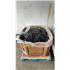 Image 1 : GAYLORD OF ASSORTED GARDEN HOSES