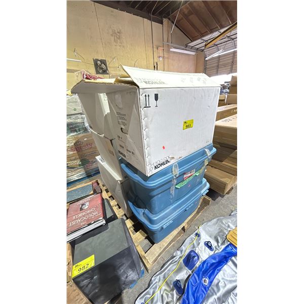 PALLET OF ASSORTED ITEMS INCLUDING; CLOTHING, CHRISTMAS DECOR, BLANKETS & MORE