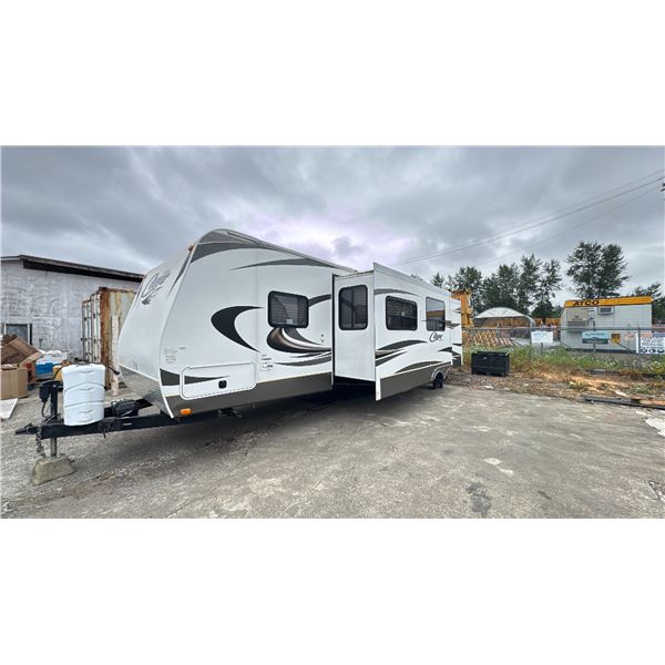 2012 KEYSTONE COUGAR 1/2 TON SERIES, TRAVEL TRAILER, WHITE, VIN 4YDT31S26CC508711