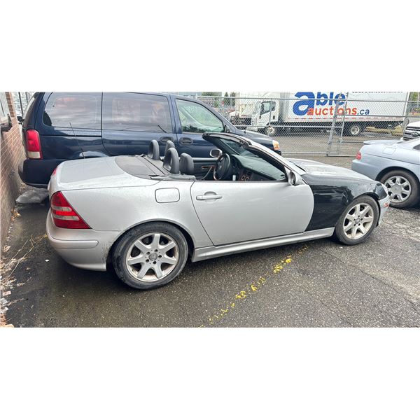 2003 MERCEDES SLK32 2 DOOR COUPE GREY VIN WDBKK65F13F272169