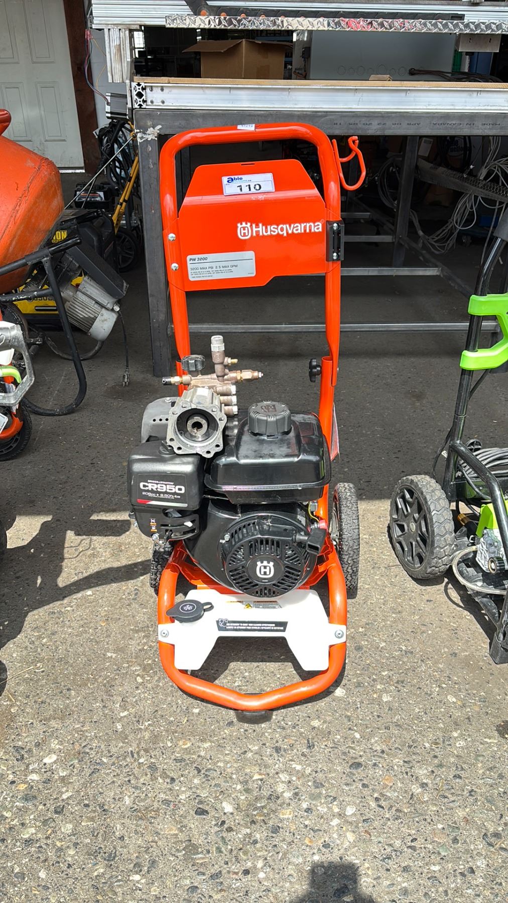 HUSQVARNA 3200 PSI PRESSURE WASHER WITH A BRIGGS & STRATTON CR950 GAS ...