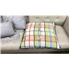 Image 3 : 3 SILVER FRINGE PILLOWS & A PLAID THROW CUSHION