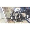Image 2 : GOLF BAG WITH ASSORTED RH GOLF CLUBS