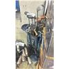 Image 1 : TITLEIST GOLF BAG WITH ASSORTED RH GOLF CLUBS