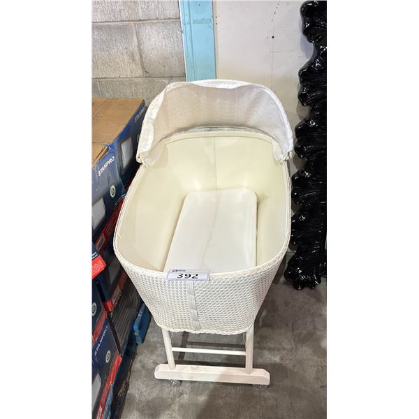 VINTAGE PORTABLE BABY CARRIAGE